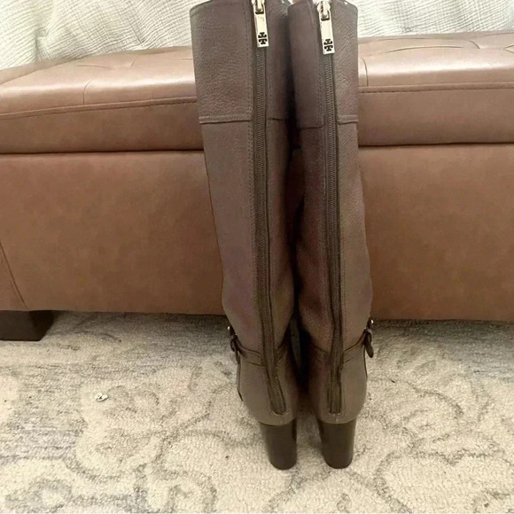 Tory Burch Jenna Zip Back knee-high boots Grey/Taupe Pebbled Leather Size 8 EUC - Picture 15 of 16
